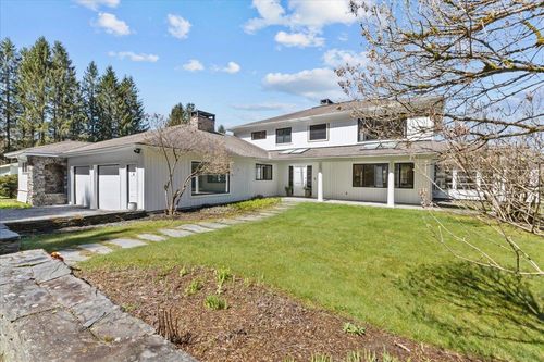 214 Upper Hollow Rd, Stowe, VT, 05672-4518 | Card Image