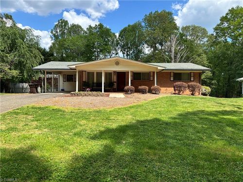 126 Lyn Avenue, Mount Airy, NC, 27030 | Card Image