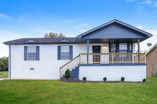 768 Garrison Dr, Nashville, TN, 37207-3527 | Card Image