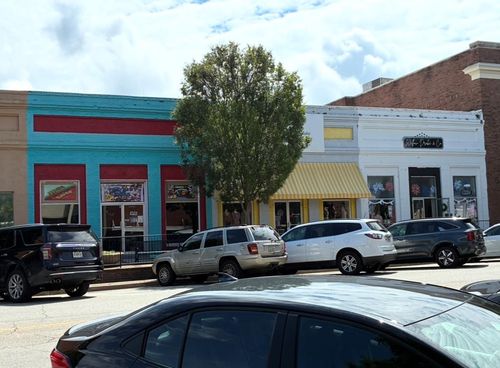 136 S Wayne St, milledgeville, GA, 31061-3440 | Card Image