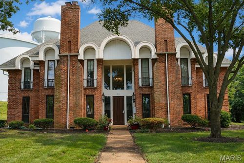 1-916 Claytonbrook Dr, Ballwin, MO, 63011-1576 | Card Image