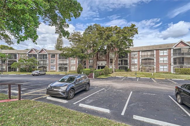 APT-2L - 3760 Inverrary Dr, Condo with 2 bedrooms, 2 bathrooms and null parking in LAUDERHILL FL | Image 18