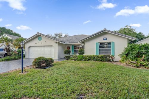 5372 Pine Cir, Coral Springs, FL, 33067-2922 | Card Image