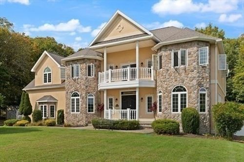 2 Bridle Path, Lynnfield, MA, 01940-2442 | Card Image