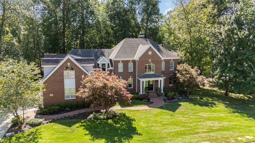 5560 Wild Pine Dr, Westerville, OH, 43082-8689 | Card Image