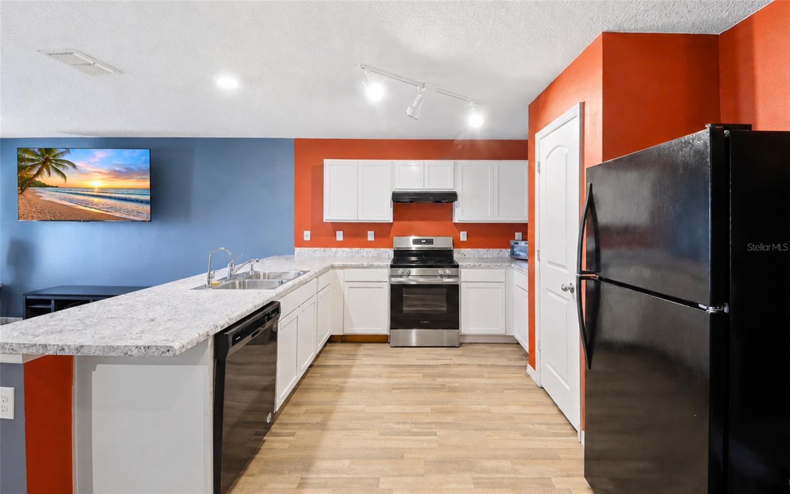 Residential in POINCIANA 5