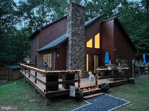 945 White Oak Trl, PAW PAW, WV, 25434-9072 | Card Image