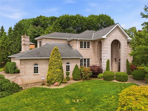 7 Grayhurst Dr, Pittsburgh, PA, 15235-5300 | Card Image