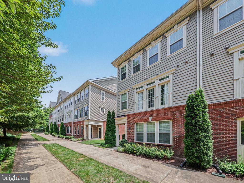 Residential in WOODBRIDGE