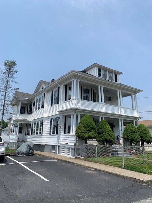 17 Brown St, East Providence, RI, 02914-2920 | Card Image