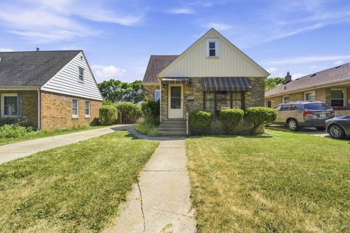 2915 E Allerton Ave, Saint Francis, WI, 53235-5737 | Card Image