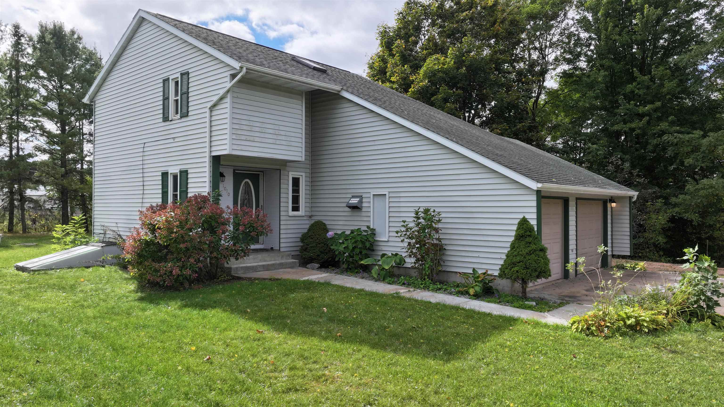 Custer Sq, Stevens Point, WI 54482