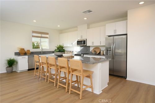2366 Iris Petal Ln, Perris, CA, 92570-2715 | Card Image