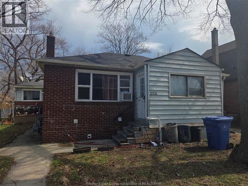 3531 Peter St, Windsor, ON, N9C1J6 | Card Image