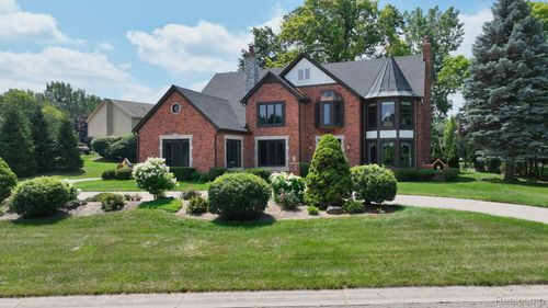 1947 Maplewood Ave, Bloomfield Hills, MI, 48302-0200 | Card Image