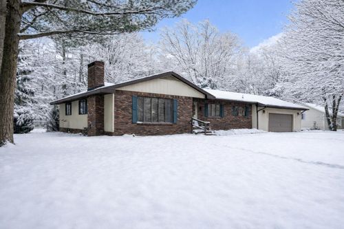 6035 W Trails End Rd, Ludington, MI, 49431-1156 | Card Image