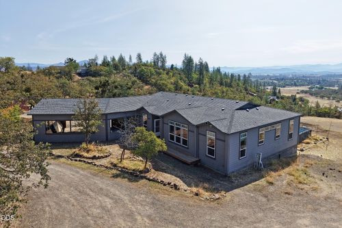 1234 Wedgewood Dr, Eagle Point, OR, 97524-7785 | Card Image