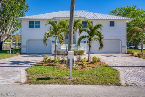 24534 Redfish St, BONITA SPRINGS, FL, 34134-7135 | Card Image