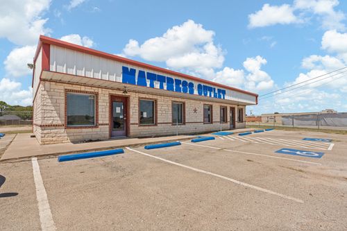 500 W Kilpatrick St, Cleburne, TX, 76033-7465 | Card Image