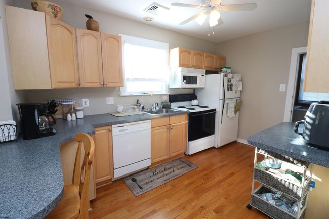 7007 Winchester Ave, Condo with 2 bedrooms, 2 bathrooms and null parking in Ventnor City NJ | Image 11