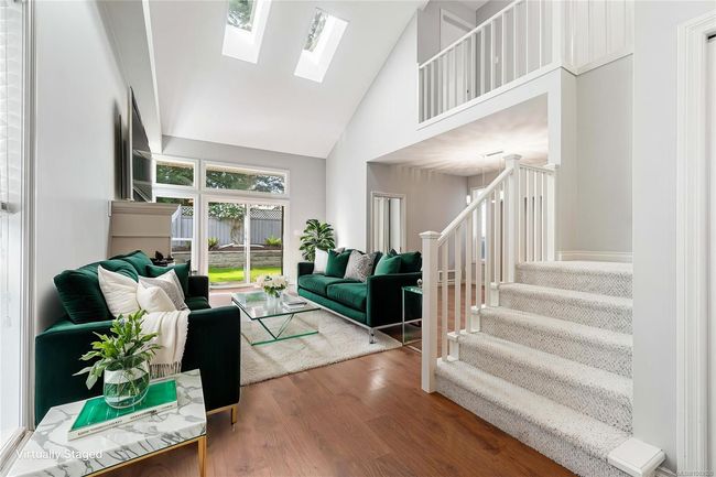 Stairs to upper level | Image 25