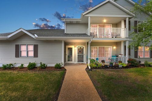 d-104 Bur Oak Lane, Grafton, WI, 53024 | Card Image