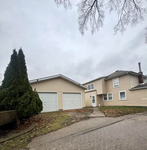 417 Roosevelt St, La Porte, IN, 46350-2571 | Card Image