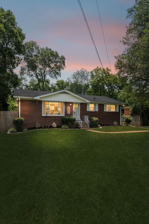 318 Jacksonian Dr, Hermitage, TN, 37076-1908 | Card Image