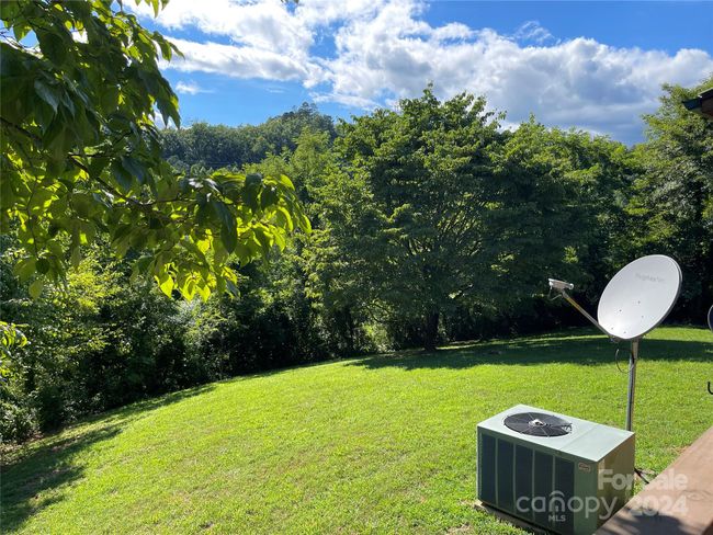 90 Twin Oaks Est, House other with 2 bedrooms, 3 bathrooms and null parking in Sylva NC | Image 32