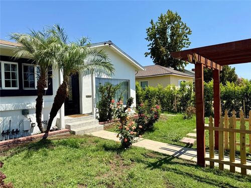 17119 Saticoy St, Van Nuys, CA, 91406-2102 | Card Image