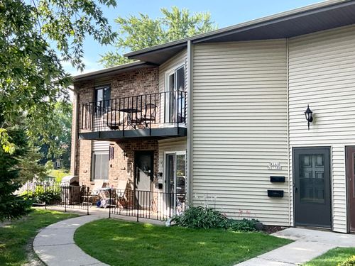 W169N11586 Biscayne Dr, Germantown, WI, 53022-3284 | Card Image