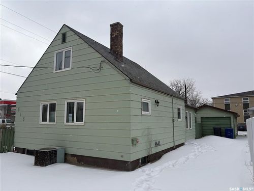 515 King St, Weyburn, SK, S4H0P8 | Card Image