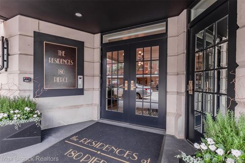 4-180 Pierce St, Birmingham, MI, 48009-6006 | Card Image