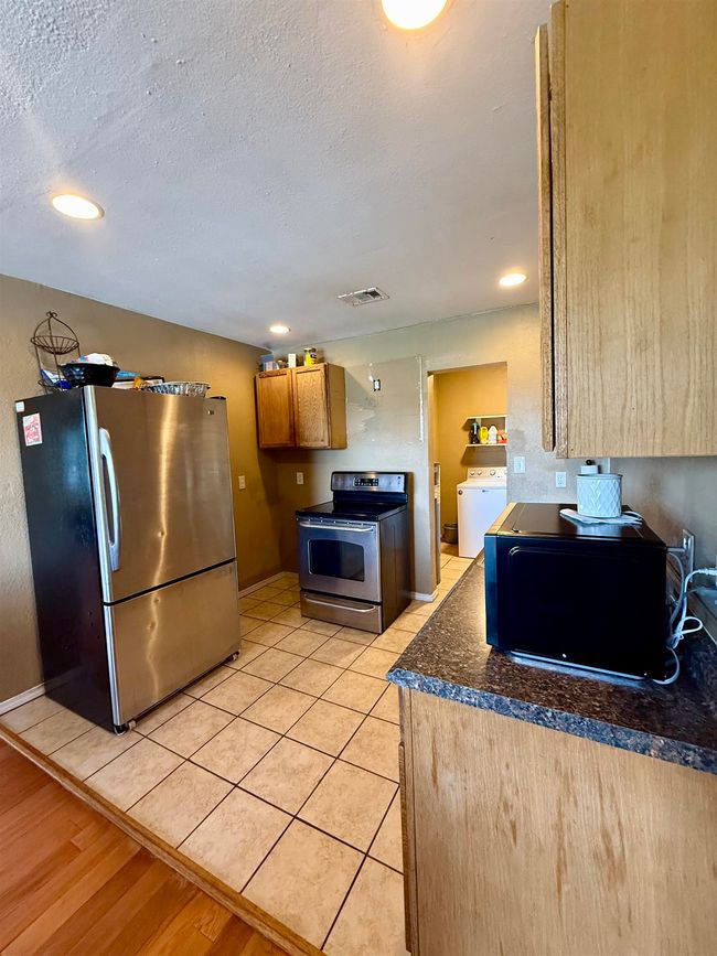197 Osborne, House other with 3 bedrooms, 2 bathrooms and null parking in Bridge City TX | Image 6