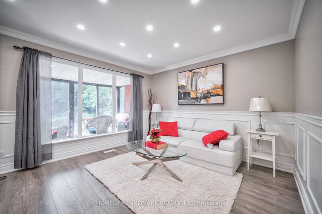 720 Emerson Ave, House other with 5 bedrooms, 2 bathrooms and 4 parking in Oshawa ON | Image 17