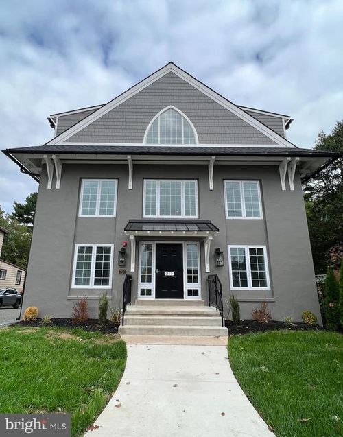 unit-2-215 E Linden St, KENNETT SQUARE, PA, 19348-2908 | Card Image