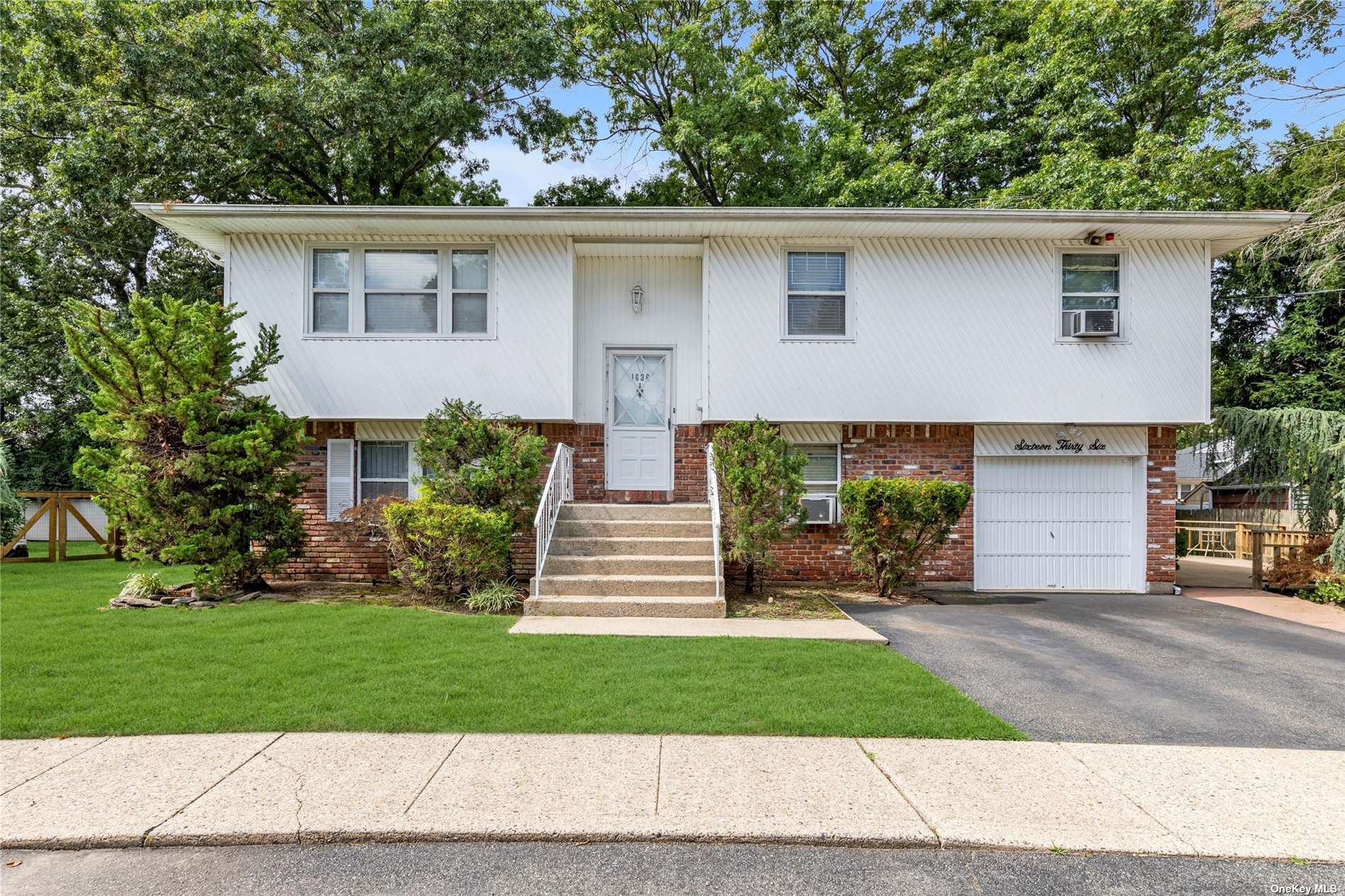 Jerusalem Rd, Merrick, NY 11566
