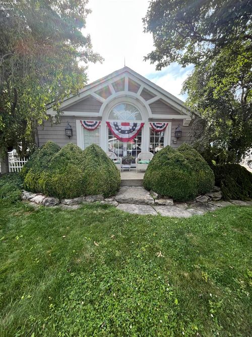 340 N Worthy Street, Lakeside, OH, 43440 | Card Image