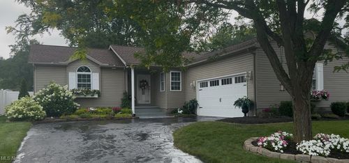 1995 Fox Chase, Youngstown, OH, 44515-5618 | Card Image