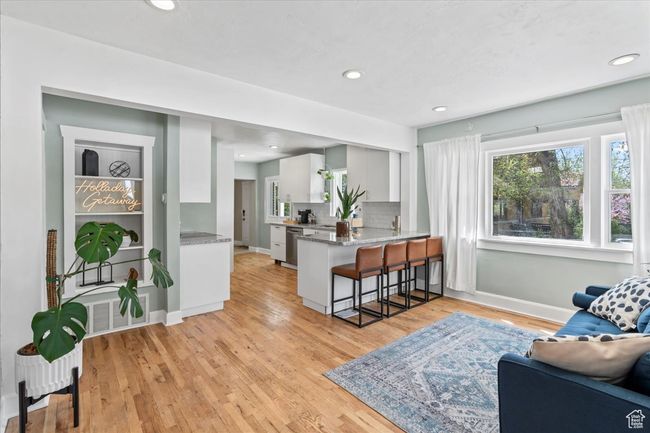 1870 E 3900 S, House other with 4 bedrooms, 3 bathrooms and 2 parking in Holladay UT | Image 9
