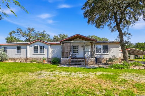 357 Dallas St, Bandera, TX, 78003-5819 | Card Image
