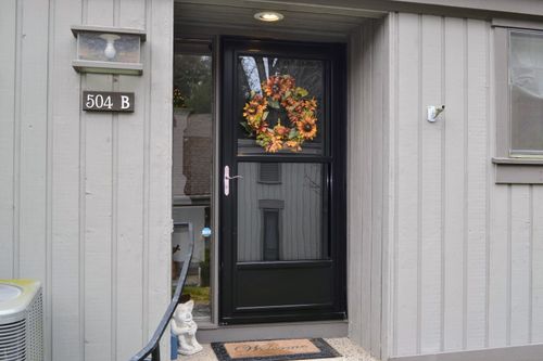 b-504 Heritage Vlg, Southbury, CT, 06488-1526 | Card Image