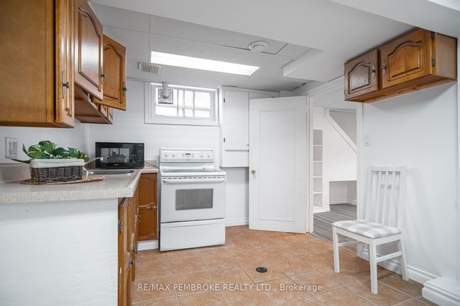 84 Frontenac Cres, House other with 5 bedrooms, 3 bathrooms and 4 parking in Deep River ON | Image 25