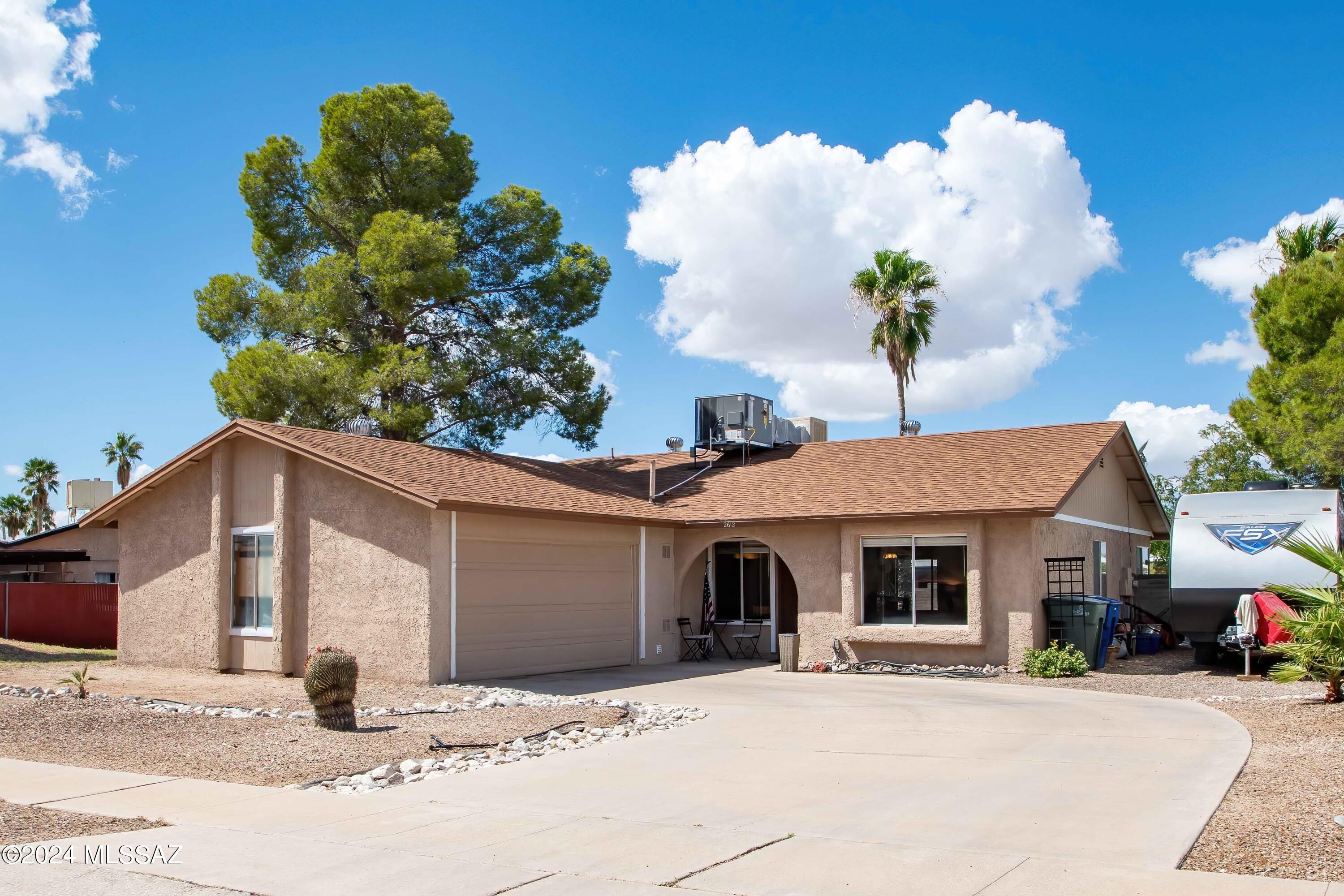 Black Moon Dr, Tucson, AZ 85730