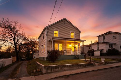 712 Nelson St, STAUNTON, VA, 24401-4721 | Card Image