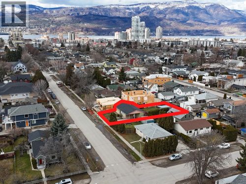 958 Stockwell Ave, Kelowna, BC, V1Y6W2 | Card Image