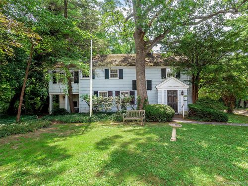 10 Amherst Rd, Great Neck, NY, 11021-2911 | Card Image