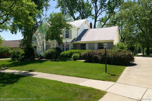 2901 Shadywood Drive, Troy, MI, 48098 | Card Image