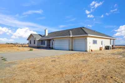 17005 Billy Wright Rd, House other with 4 bedrooms, 2 bathrooms and null parking in Los Banos CA | Image 2