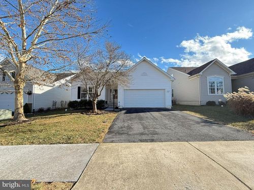 110 April Ave, STEPHENS CITY, VA, 22655-4066 | Card Image